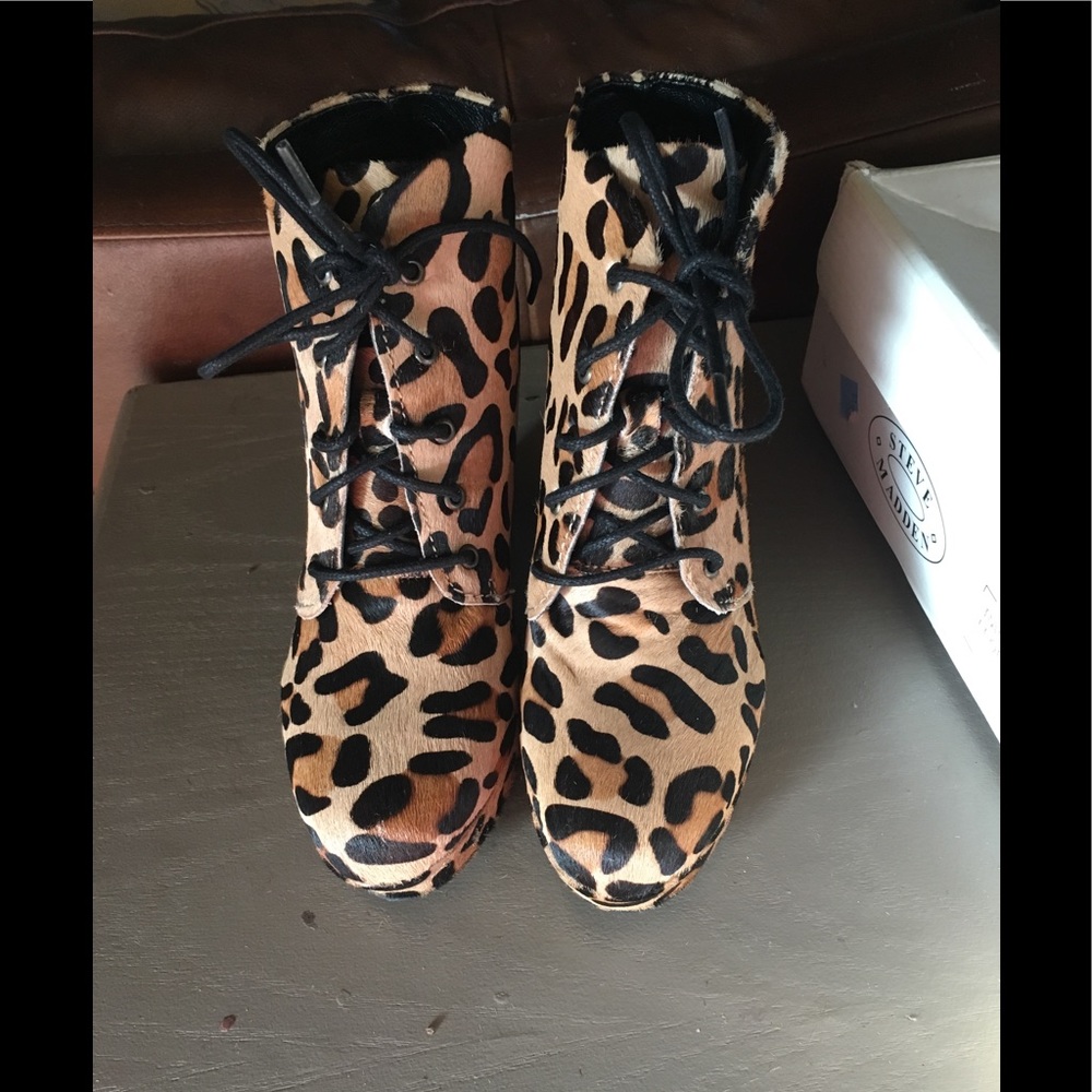 Leopard print ankle boots
